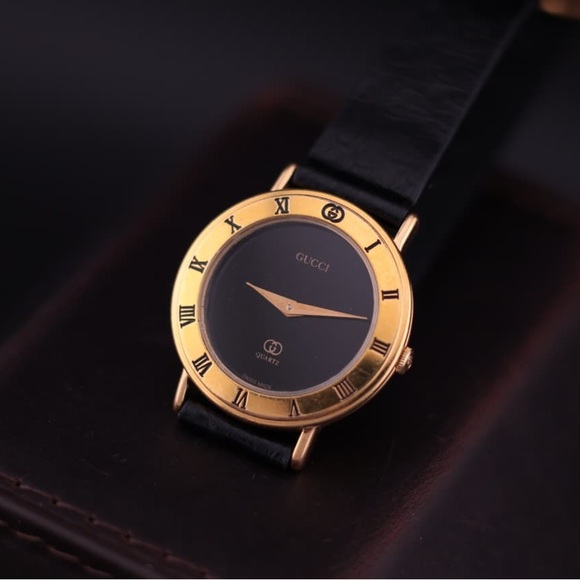 1990s  Gucci Women’s Watch
Ref. No. 3001L
18k Gold-Plated Case, Swiss Made - Picture 2 of 10